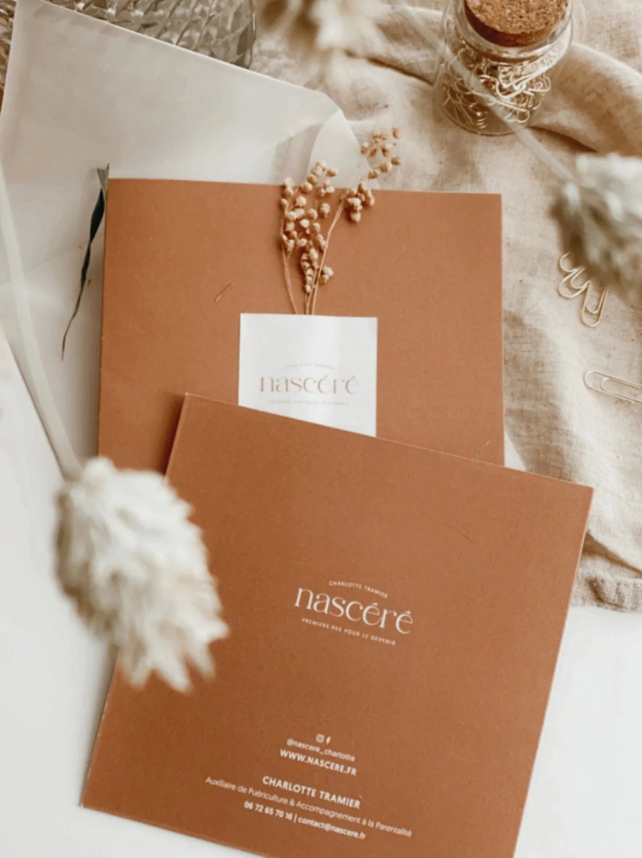 Charlotte TRAMIER accompagnante parentale et professionnelle de sante - carte cadeau pour des moments unique et d'émotions pour parents et bébé 