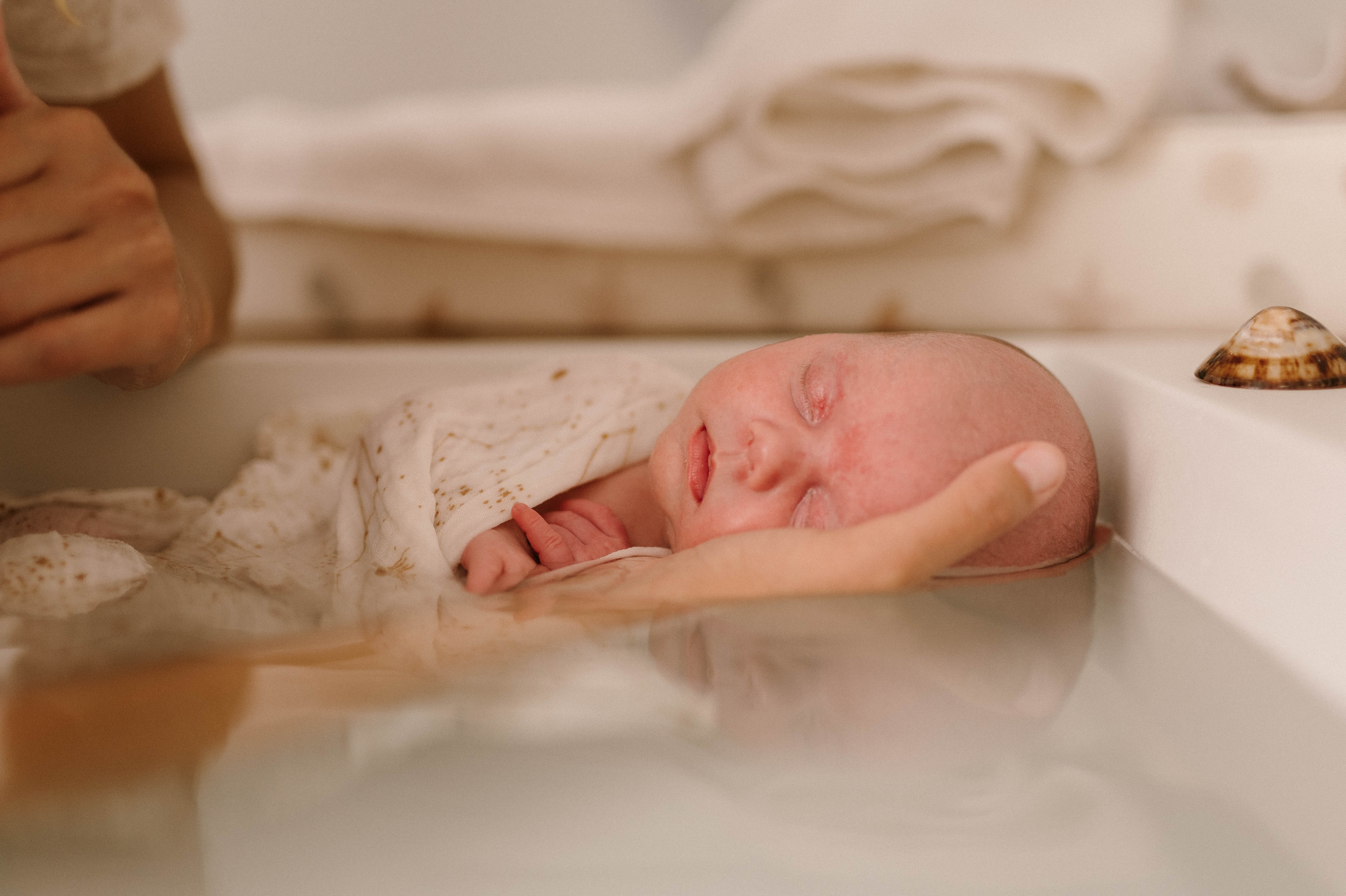 bain detente bebe , bain bebe envelopee, thalasso et therapeutique bain bebe 
