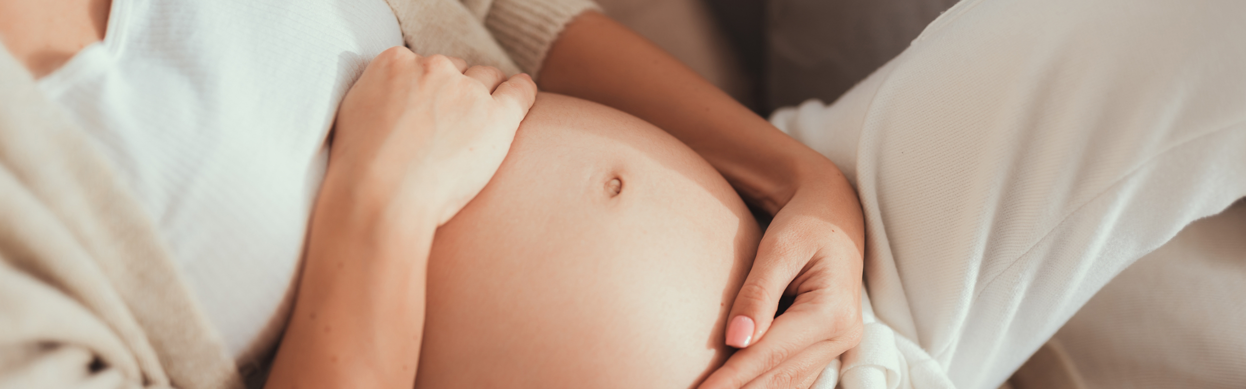 Femme enceinte, grossesse, massage femme enceinte, massage prénatal